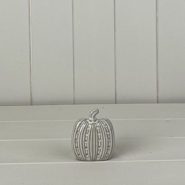 Glazed Ceramic Pumpkin Tealight with Textured Detail L6.5xD6.5xH7.5cm  Weight-99g