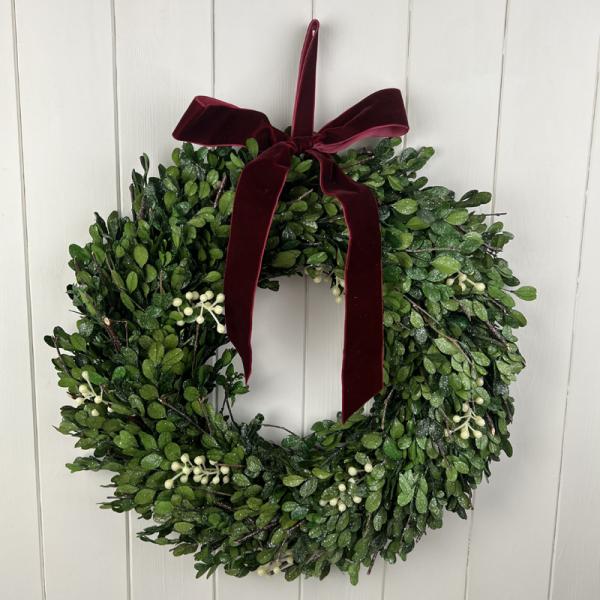 Mistletoe Wreath with Bow D35cm