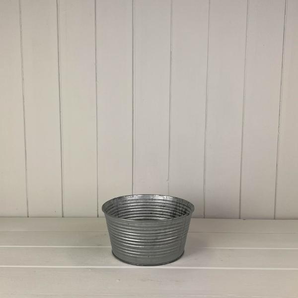 Ribbed Zinc Round Tapered Bowl TD18cm H9cm B14cm
