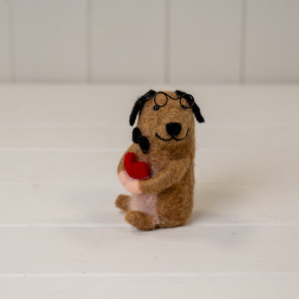 Sausage Dog Holding Rose 9x9x10cm  Weight- 10g