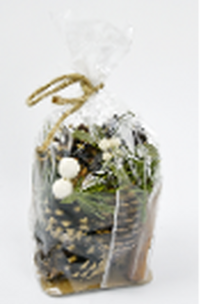Bag of Pinecone/ Cinnamon/ White Berry