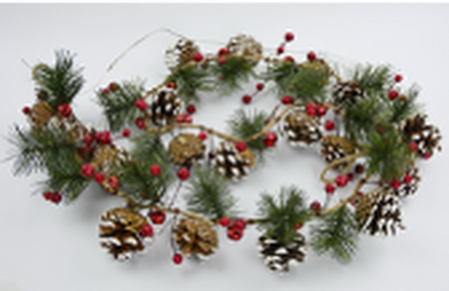 LED Garland with Pinecone and Berries
